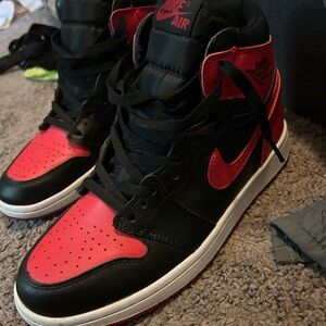 Nike Air Jordan High-Tops - Black and Red